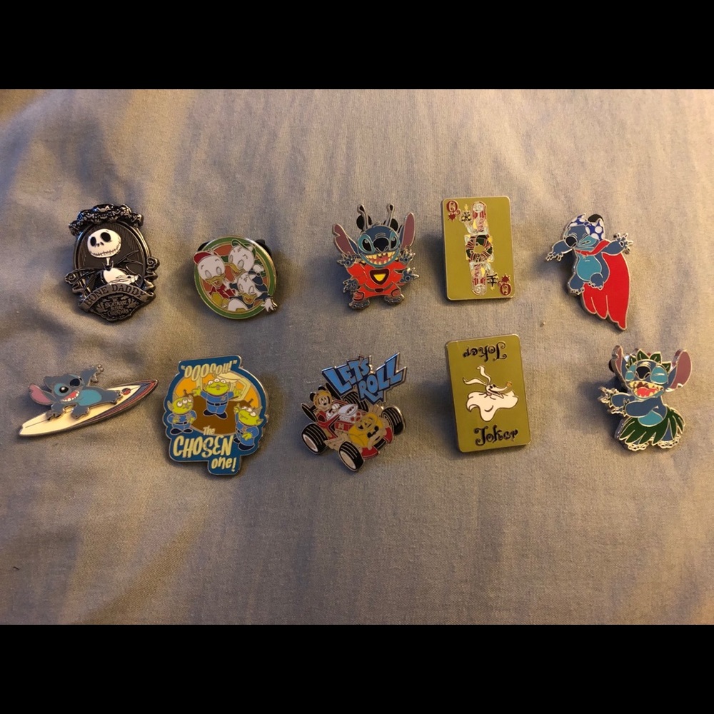 Disney pins
